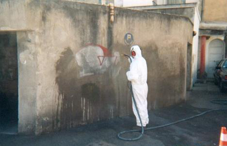 Nettoyage de graffiti